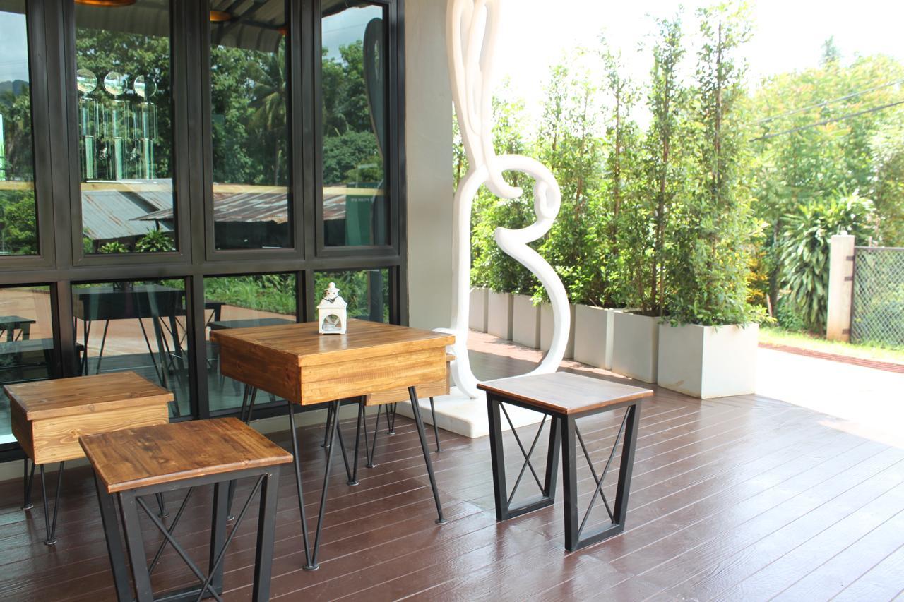 The Rabbit House Hotel Thongphaphum Kültér fotó